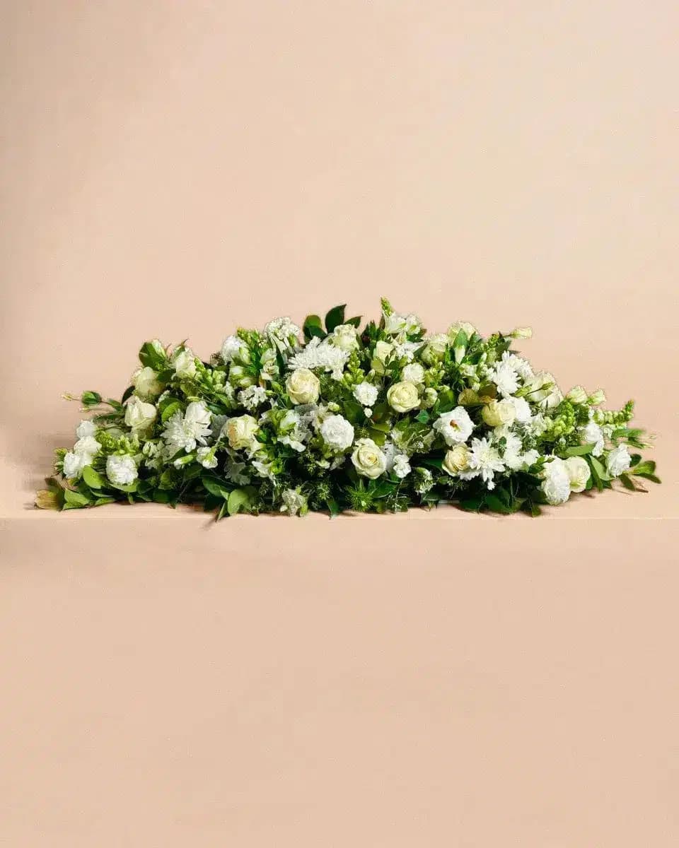 Un hommage fleuri, un budget clair