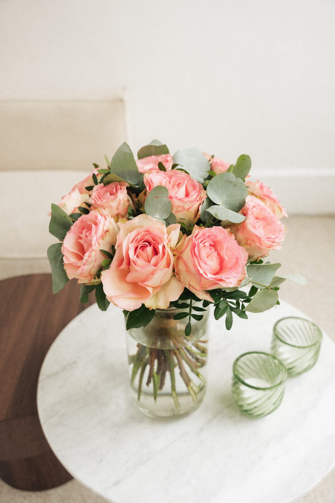 Bouquet Ria de roses roses dans un vase