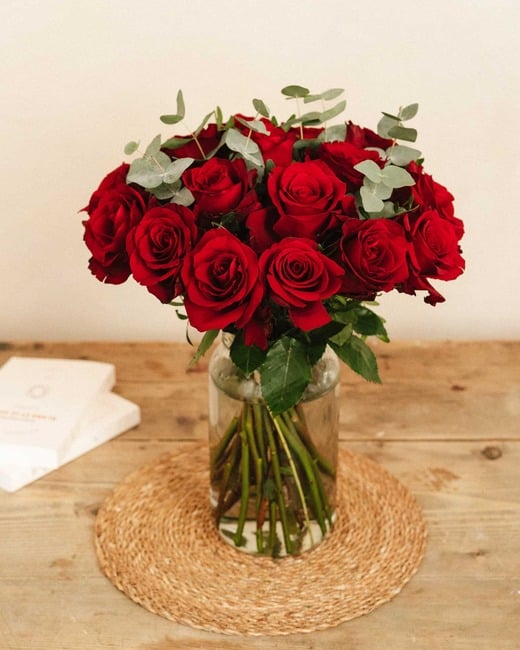 Kanel-flower-delivery-rose-flowerist-Rosa
